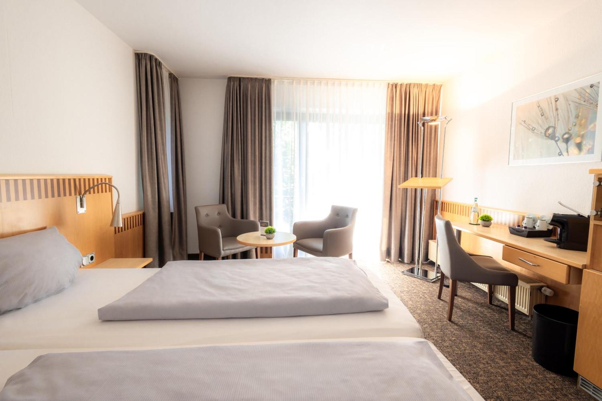 Parkhotel นุมเบรกต์ ภายนอก รูปภาพ